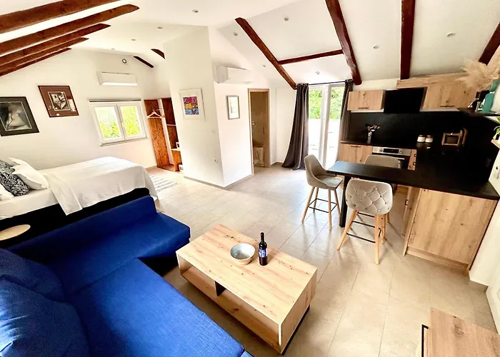 Gianna Apartman *